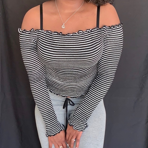 Simplicity Top - Picture 2 of 3